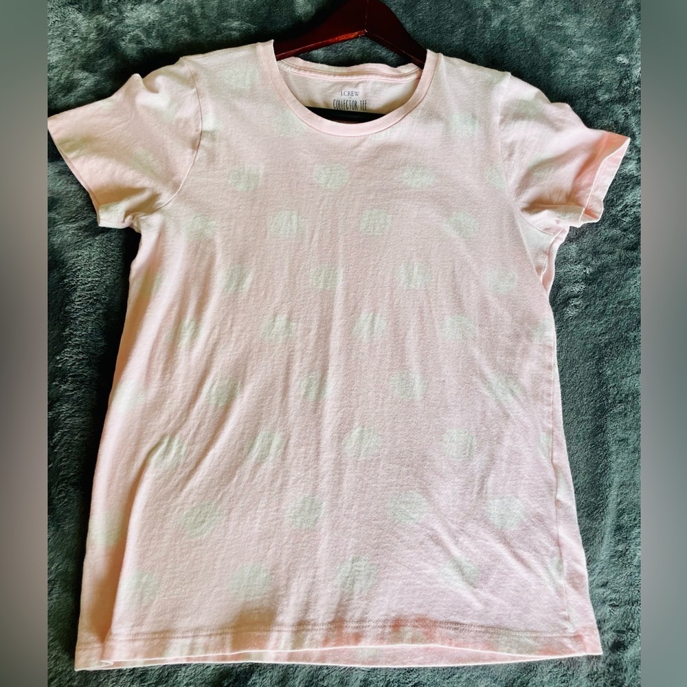 J crew soft pink t shirt with white shell pattern size S